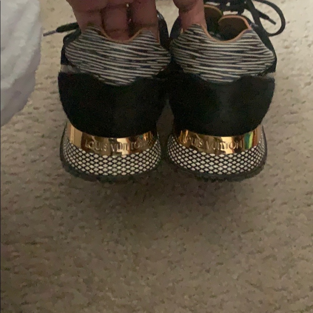 Exclusively from Paris Louis Vuitton sneakers - Picture 2 of 3